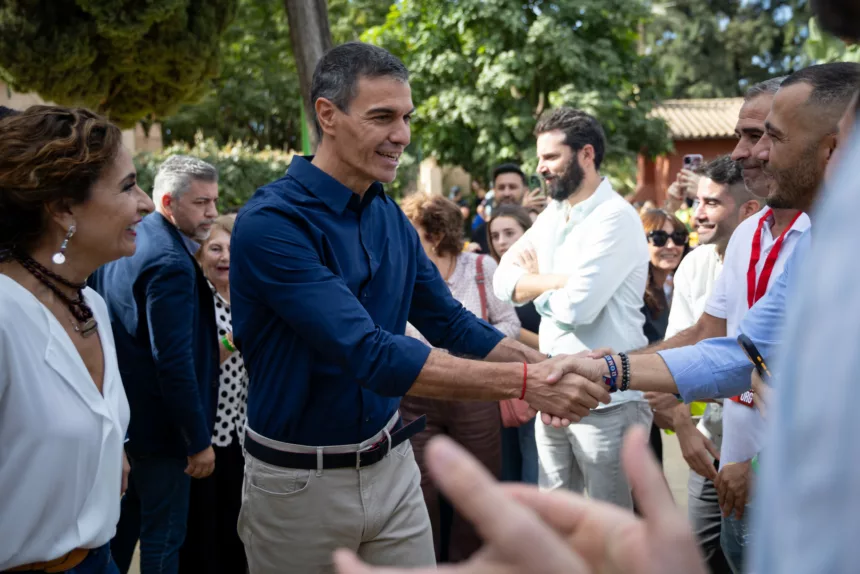 Sánchez affirme que la gauche se mobilise et conteste les sondages favorables au PP et à Vox