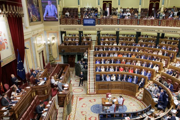 El BOE fija en 21.167 euros por escaño y 0,81 euros por voto las subvenciones electorales del 29N
