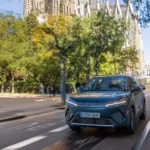 La UE y China alcanzan un acuerdo provisional mientras aumentan las importaciones de coches híbridos