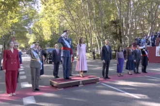 Pedro Sánchez, recibido entre abucheos e insultos en el desfile del 12 de octubre