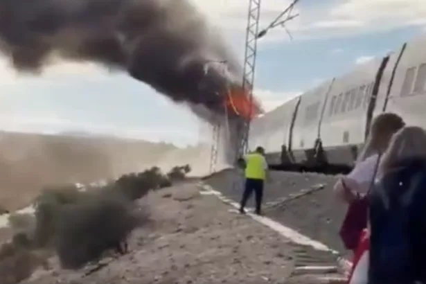 Un incendio en un AVE corta la alta velocidad Madrid-Barcelona y obliga a evacuar a los pasajeros