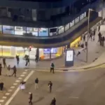 Barcelona registra un centenar de detenidos y 14 comercios afectados tras una noche de saqueos y disturbios
