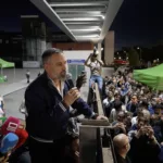 Abascal califica de «gesto patriótico» el pacto con el PP y pide una movilización masiva el 29N
