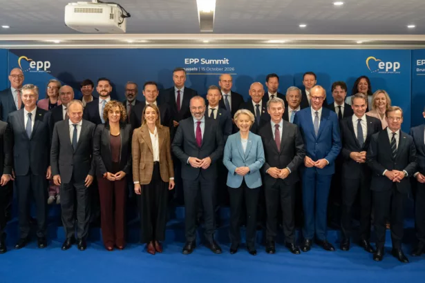 Feijóo recibe el apoyo del PPE en Bruselas mientras Sánchez aborda la crisis de Ceuta ante la UE