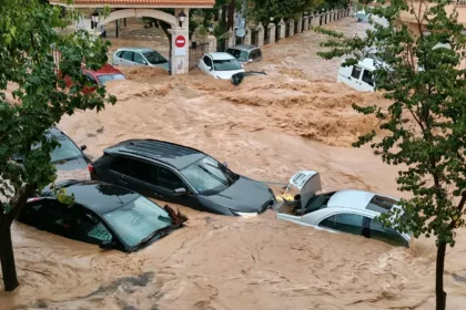 Une femme de 102 ans meurt dans les inondations à Madrigueras après une crue qui a emporté des véhicules