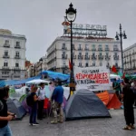 El TSJM mantiene la acampada de la Puerta del Sol y rechaza ordenar su desalojo