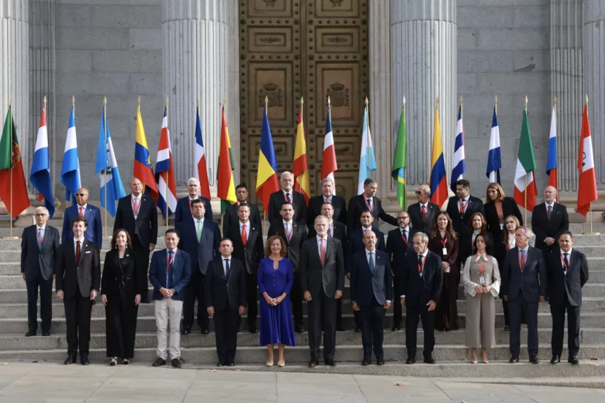 Felipe VI pide una Iberoamérica unida para no ser «espectadores» ante los cambios globales