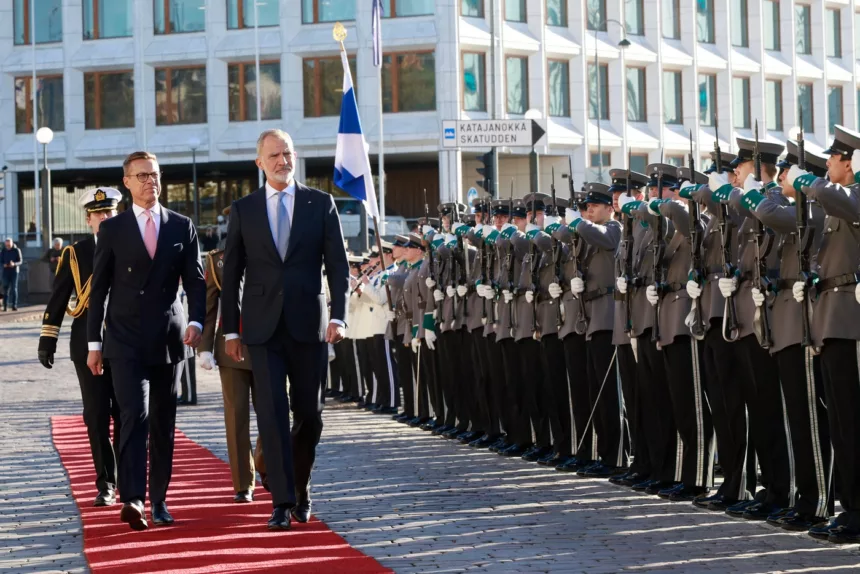 Felipe VI défend une frontière européenne unique et réclame une réponse commune avant son déplacement à Ceuta