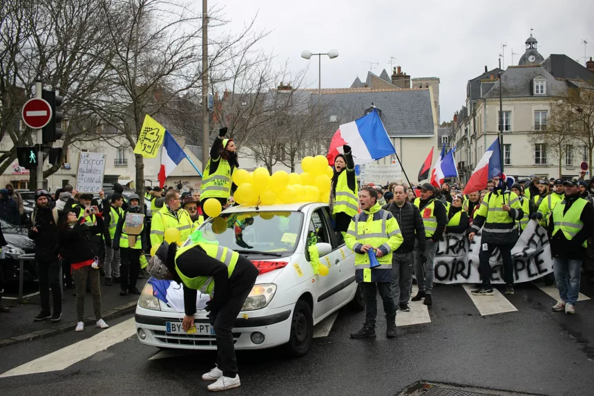 Gilets jaunes : à quoi s’attendre samedi 17 octobre en France ?