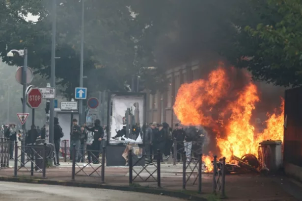 La movilización de los liceos reúne hasta 450.000 personas en Francia y Lecornu rechaza las acusaciones de represión