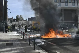 Francia afronta este martes una nueva jornada de huelgas y bloqueos en liceos y universidades