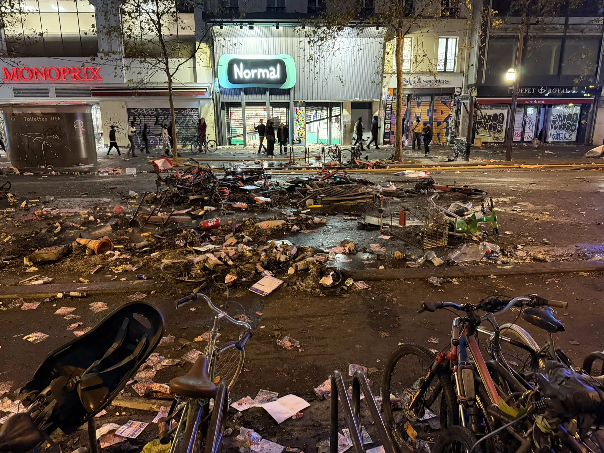 🔴 Escenas de caos en Francia: instituciones atacadas y policías desbordados en varias ciudades