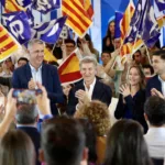 Feijóo pide a Catalunya una gran mayoría para gobernar y encarga a Albiol una ley antiocupación