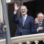 Felipe VI et Letizia arrivent à l’hôtel de ville de Ceuta, accueillis par Juan Jesús Vivas