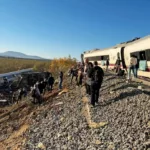 🔴 Varios heridos al chocar dos trenes de alta velocidad en Toledo: dos vagones caen por un terraplén